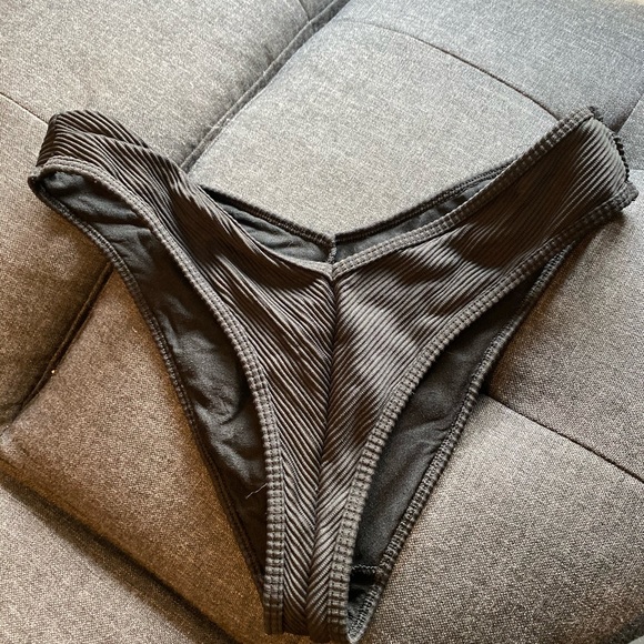 Urban outfitters swimsuit - Picture 2 of 5